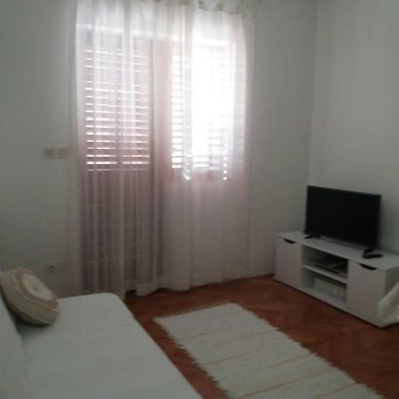 Apartment Groundfloor Jelsa  Ngoại thất bức ảnh